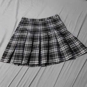 H&M Black and White Plaid A-Line Skirt Size 18 Juniors